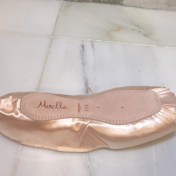 mirella pointe shoes